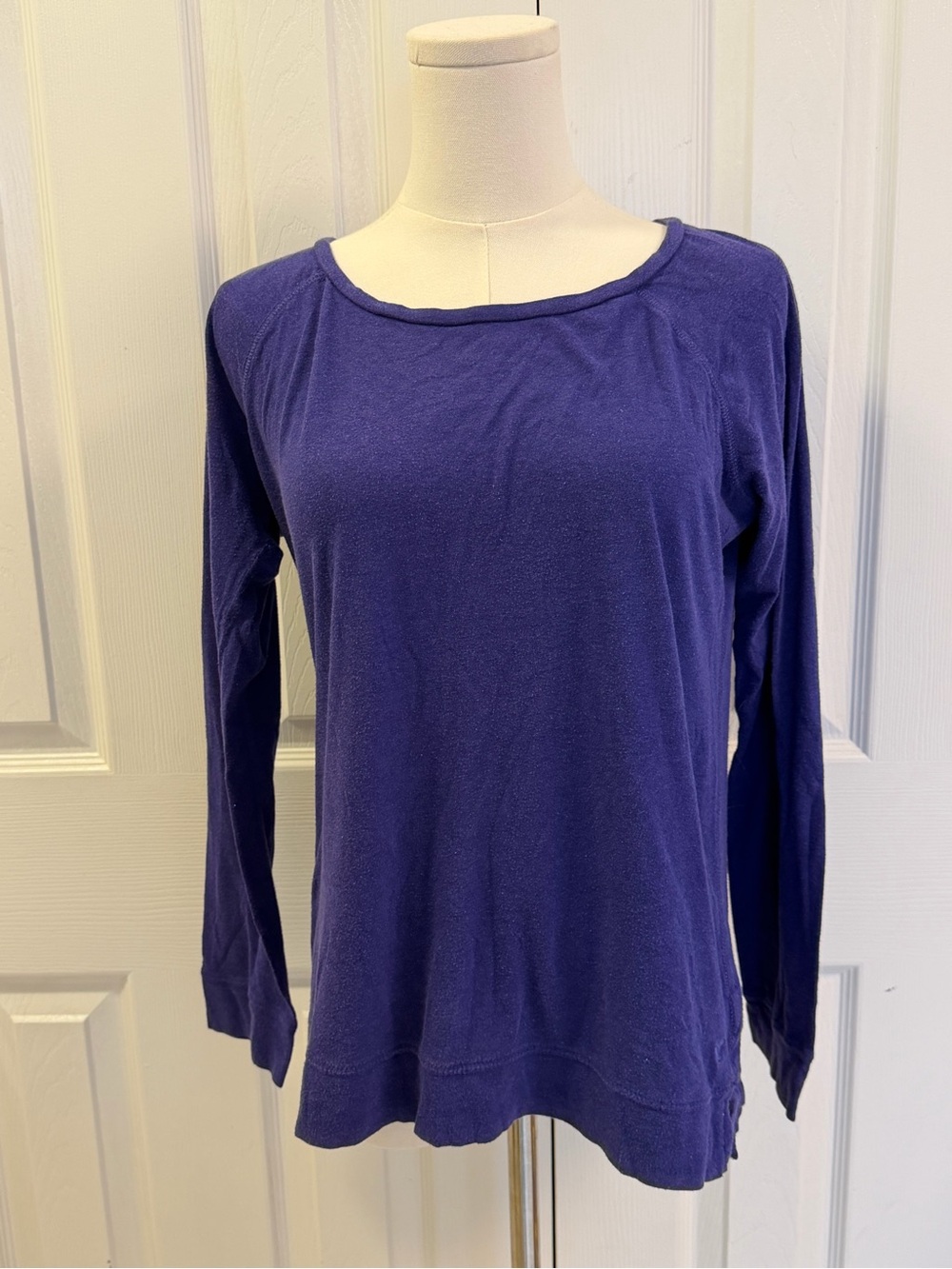 American Eagle Favorite T Purple Long Sleeve Scoop Neck Top M